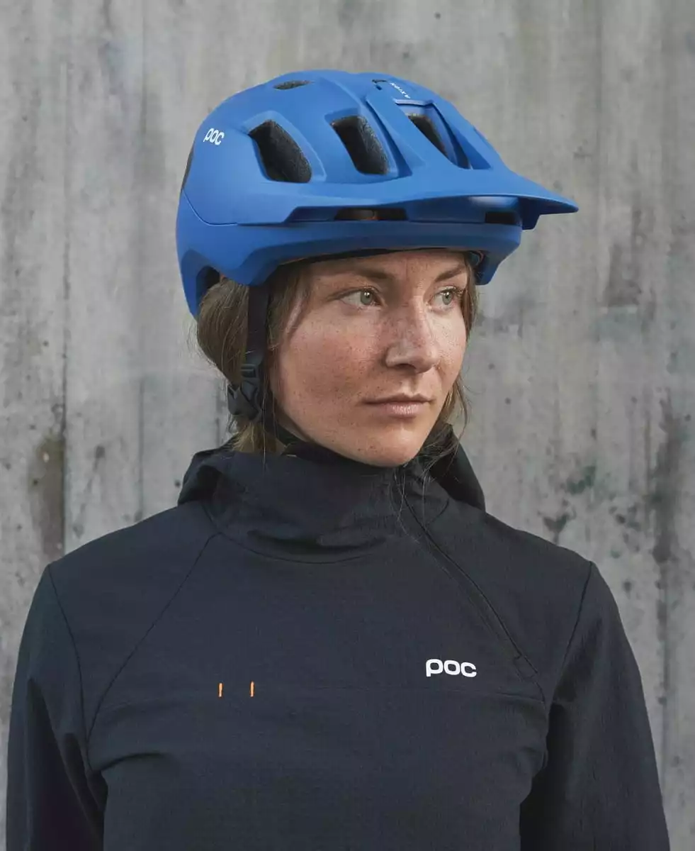 POC Axion Spin Fahrradhelm - Natrium Blue Matt – Bild 4